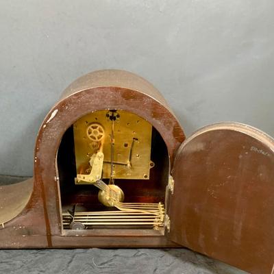 LOT 39: Vintage Seth Thomas Westminster Chime Mantle Mechanical Clock