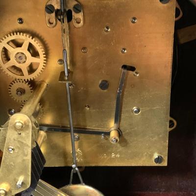 LOT 39: Vintage Seth Thomas Westminster Chime Mantle Mechanical Clock