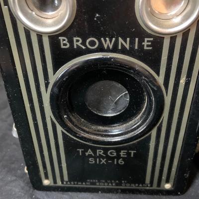 LOT 54: Vintage Camera Collection Including Brownie Hawkeye with Flash, Brownie Box Camera and Kodak Petite Folding Cameria