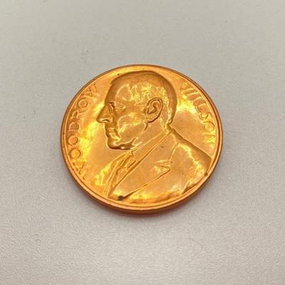 LOT 57: Eight Bronze Medals / Tokens - Richard Nixon, Gerald Ford, Ulysses S. Grant and More