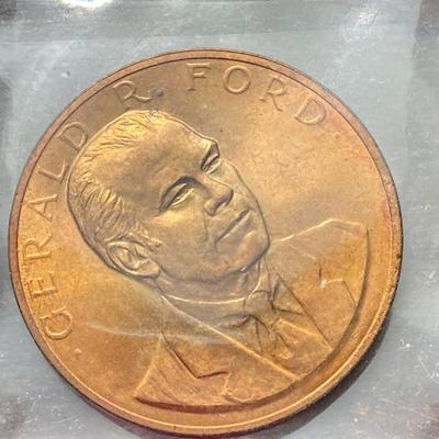 LOT 57: Eight Bronze Medals / Tokens - Richard Nixon, Gerald Ford, Ulysses S. Grant and More