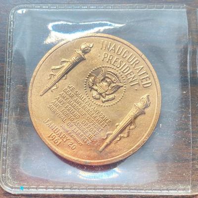 LOT 58: Eight Bronze Inaugurated Presidential Medals / Tokens in Large and Small Sizes (John F. Kennedy, Abraham Lincoln, Dwight D....