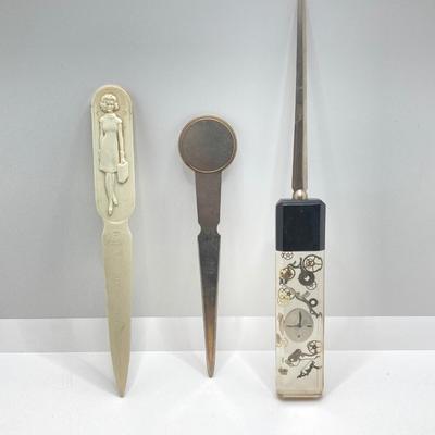 LOT 65: Vintage Parker / Resterbrook Fountain Pens, Letter Openers and Amico Genuine Pigskin Pocket Secretary and More