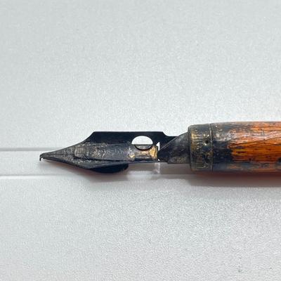 LOT 65: Vintage Parker / Resterbrook Fountain Pens, Letter Openers and Amico Genuine Pigskin Pocket Secretary and More