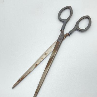 LOT 68: Vintage Pair of Scissors with Sterling Silver Handle