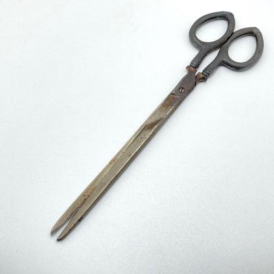 LOT 68: Vintage Pair of Scissors with Sterling Silver Handle