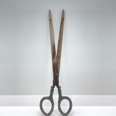 LOT 68: Vintage Pair of Scissors with Sterling Silver Handle