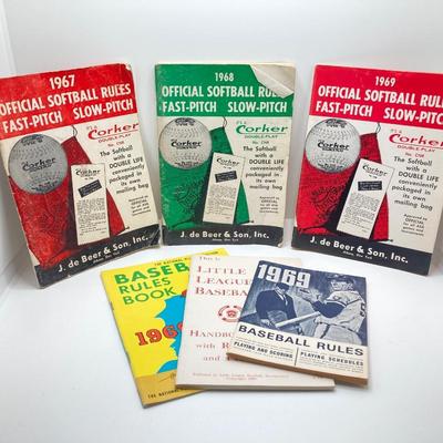 LOT 73: Vintage Baseball Collection - 1964 Metal Baseball Bottle Tops (Willie Mays, Hank Aaron, Mickey Mantle), Books, Stationary,...