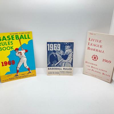 LOT 73: Vintage Baseball Collection - 1964 Metal Baseball Bottle Tops (Willie Mays, Hank Aaron, Mickey Mantle), Books, Stationary,...