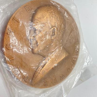 LOT 80: Collection of Large Bronze Metals / Tokens - Richard Nixon and Dwight Eisenhower