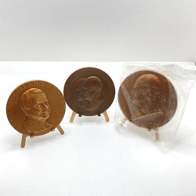 LOT 80: Collection of Large Bronze Metals / Tokens - Richard Nixon and Dwight Eisenhower