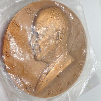 LOT 80: Collection of Large Bronze Metals / Tokens - Richard Nixon and Dwight Eisenhower