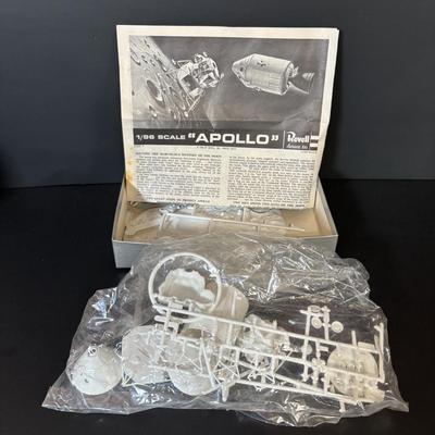 LOT 83 National Audubon Society Nature Program Sets, Science Program Set & Revell 1/96 Scale "Apollo" Model (unknown if...