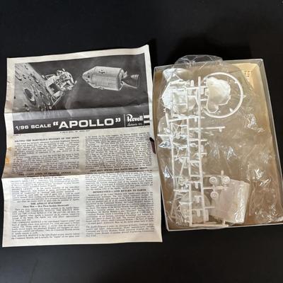 LOT 83 National Audubon Society Nature Program Sets, Science Program Set & Revell 1/96 Scale "Apollo" Model (unknown if...
