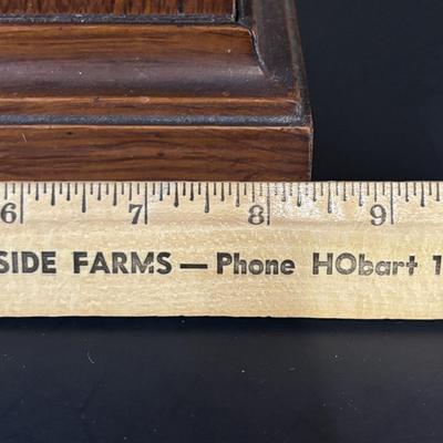 LOT 85: Antique Mantle Clock w/Inlaid Feature
