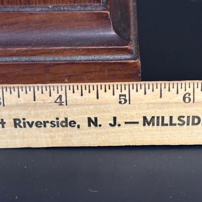 LOT 85: Antique Mantle Clock w/Inlaid Feature