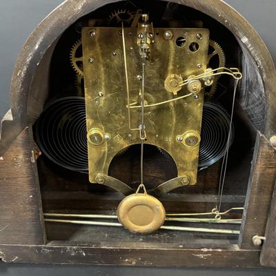 LOT 87: Antique William L Gilbert Clock Co. Mantle Clock
