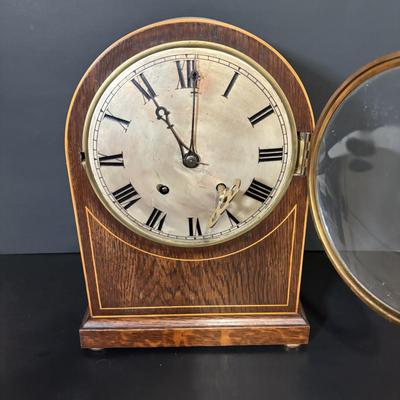 LOT 90: Antique Mantle Clock
