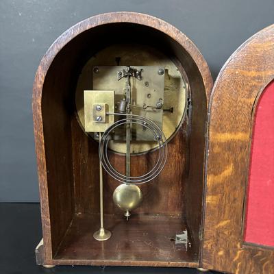 LOT 90: Antique Mantle Clock