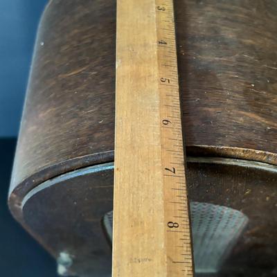 LOT 90: Antique Mantle Clock