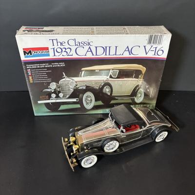 LOT 92: New/Old Stock Monogram 1932 Cadilla Model Kit & Rolls Royce Transistor Radio