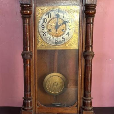 LOT 102: Vintage/Antique Regulator Style Clock