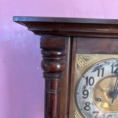 LOT 102: Vintage/Antique Regulator Style Clock