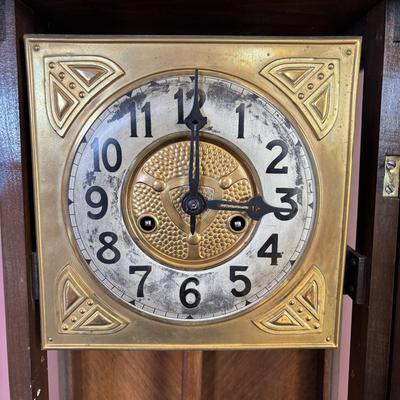 LOT 102: Vintage/Antique Regulator Style Clock