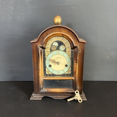 LOT 103: Vintage John Wanamaker's Mantle Clock, Made in Germany