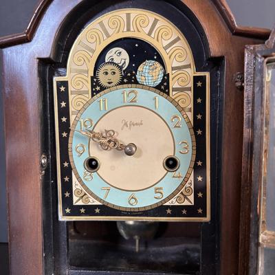 LOT 103: Vintage John Wanamaker's Mantle Clock, Made in Germany