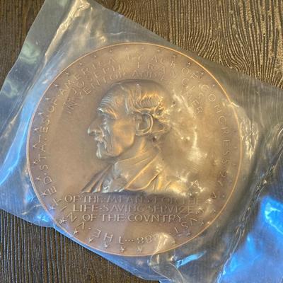 LOT 110: Collection of Bronze Metals / Tokens - Charles Lindbergh, Joseph Francis and Orville & Wilbur Wright,