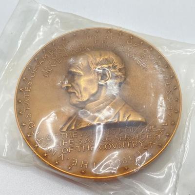 LOT 110: Collection of Bronze Metals / Tokens - Charles Lindbergh, Joseph Francis and Orville & Wilbur Wright,