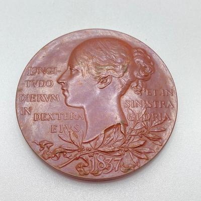 LOT 114: King George V / Queen Mary 1911 Coronation Medal in Case and 1897 Victoria Annvm Regni Sexagesimvm Feliciter Clavdit XX Ivn...