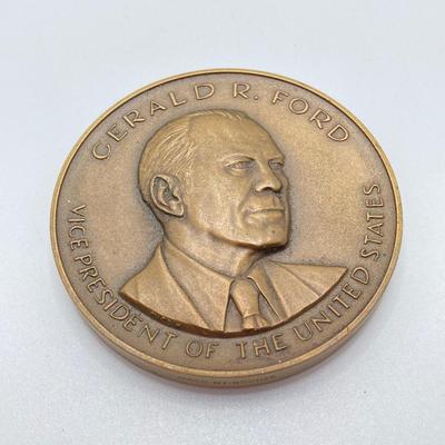 LOT 117: Seven Bronze Medals / Tokens - Richard Nixon, Gerald Ford, Chief Justice John Jay, Chief Justice John Rutledge, Chief Justice...