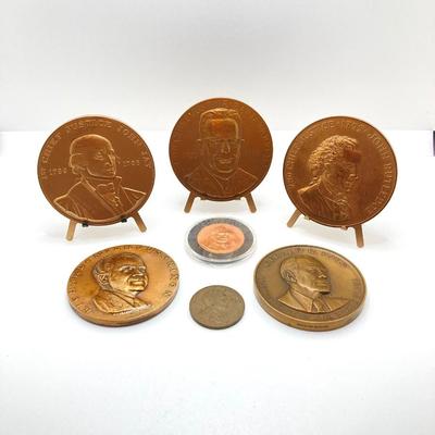 LOT 117: Seven Bronze Medals / Tokens - Richard Nixon, Gerald Ford, Chief Justice John Jay, Chief Justice John Rutledge, Chief Justice...