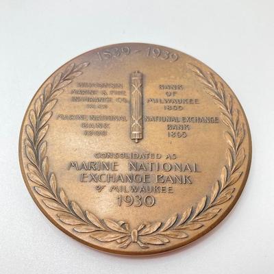 LOT 118: Collection of Vintage Bronze Medals / Tokens - United States Mint Tuskegee Airmen, General Colin Powell, Women Airforce Service...