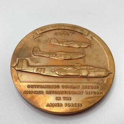 LOT 118: Collection of Vintage Bronze Medals / Tokens - United States Mint Tuskegee Airmen, General Colin Powell, Women Airforce Service...
