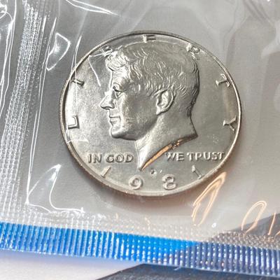 LOT 132: Four U.S. Mint Uncirculated Coin Sets in Original Envelopes - (2) 1980 and (2) 1981