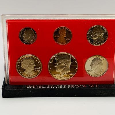 LOT 156; US Mint Coin Proof Sets from 1968, 1980 and 1981
