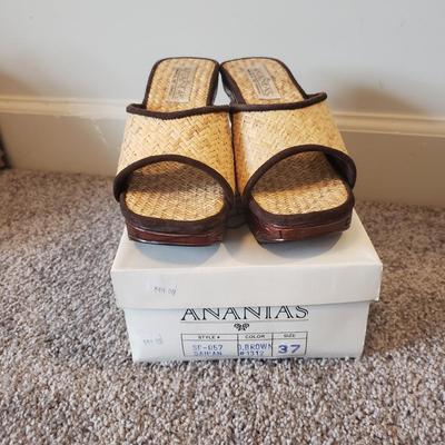Wooden Clogs (7/8)-Aerosoles, Bass, Miss Albright and More (GB1-KD)