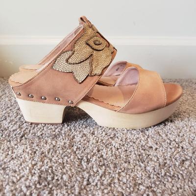 Wooden Clogs (7/8)-Aerosoles, Bass, Miss Albright and More (GB1-KD)