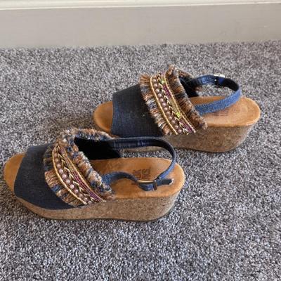 New in Box Timberland Sandals and Other Lightly Used Heeled Sandlas - Women’s Sizes 6.5-8 (GB1-DZ)