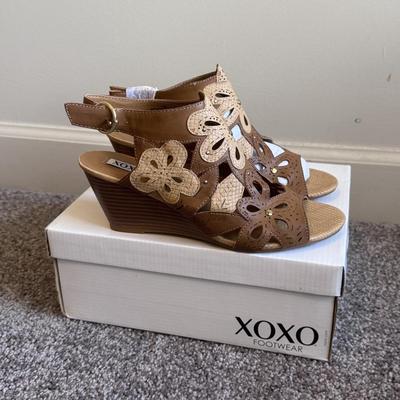 New in Box Timberland Sandals and Other Lightly Used Heeled Sandlas - Women’s Sizes 6.5-8 (GB1-DZ)