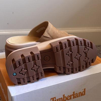 New in Box Timberland Sandals and Other Lightly Used Heeled Sandlas - Women’s Sizes 6.5-8 (GB1-DZ)