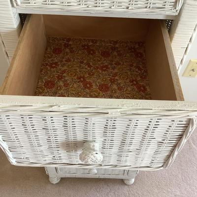 UBL760 5 Drawer Wicker Lingerie Chest with Glass Top