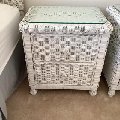 UBL761 Pair of Wicker Glass Top Nightstands