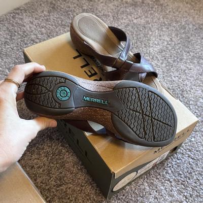 Jeffrey Campbell, Merrell, Johnny Was, and More Women’s Sandals - Size 7 (GB1-DZ)