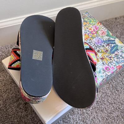 Jeffrey Campbell, Merrell, Johnny Was, and More Women’s Sandals - Size 7 (GB1-DZ)