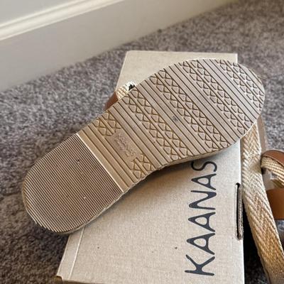 Jeffrey Campbell, Merrell, Johnny Was, and More Women’s Sandals - Size 7 (GB1-DZ)