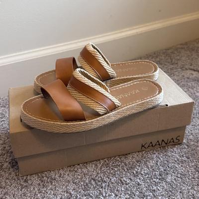 Jeffrey Campbell, Merrell, Johnny Was, and More Women’s Sandals - Size 7 (GB1-DZ)